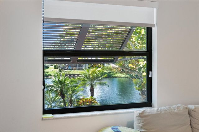 2042 Amesbury Circle, Wellington, FL 33414