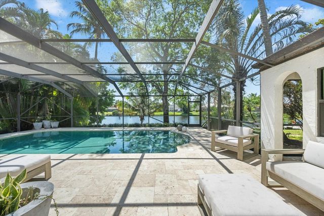 2042 Amesbury Circle, Wellington, FL 33414