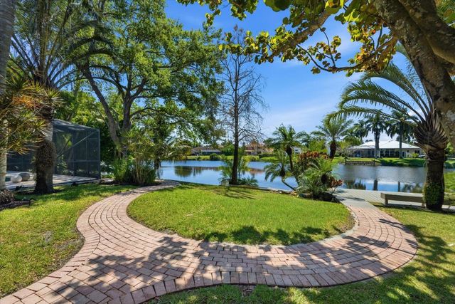 2042 Amesbury Circle, Wellington, FL 33414