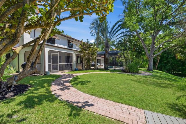 2042 Amesbury Circle, Wellington, FL 33414