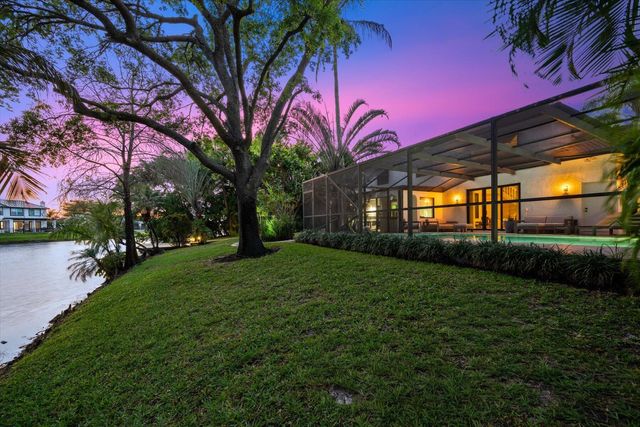 2042 Amesbury Circle, Wellington, FL 33414