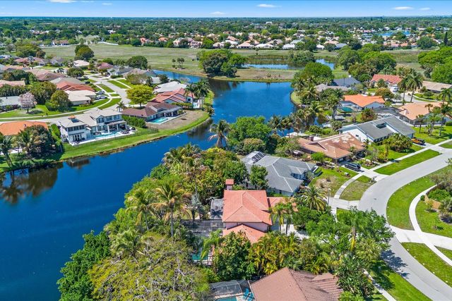 2042 Amesbury Circle, Wellington, FL 33414