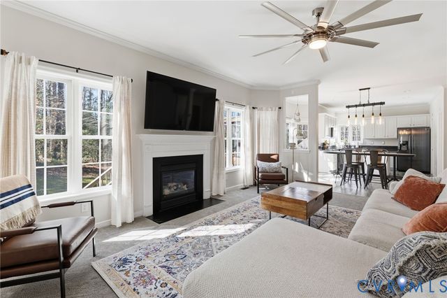 12107 Sunset Point Ct, Midlothian, VA 23112