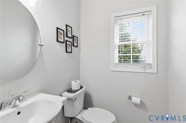 12107 Sunset Point Ct, Midlothian, VA 23112