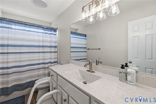 12107 Sunset Point Ct, Midlothian, VA 23112