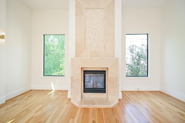 1825 W 24th Street, Houston, TX 77008