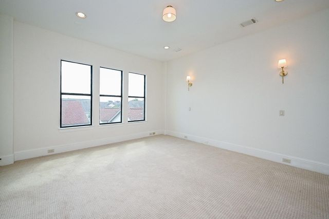 1825 W 24th Street, Houston, TX 77008
