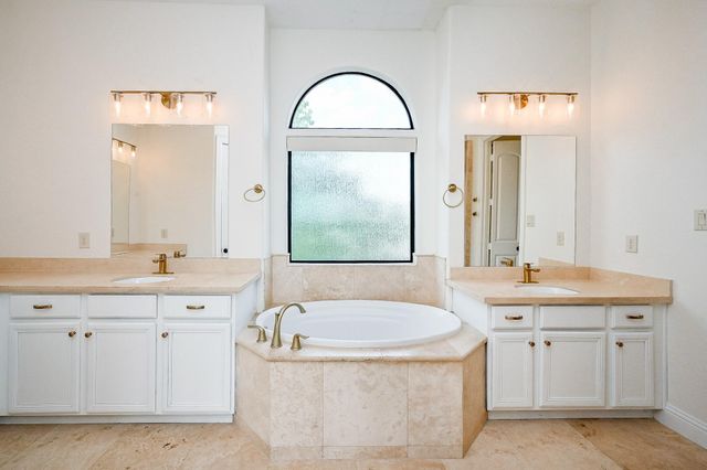 1825 W 24th Street, Houston, TX 77008