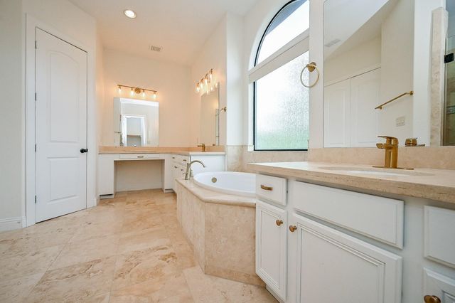 1825 W 24th Street, Houston, TX 77008