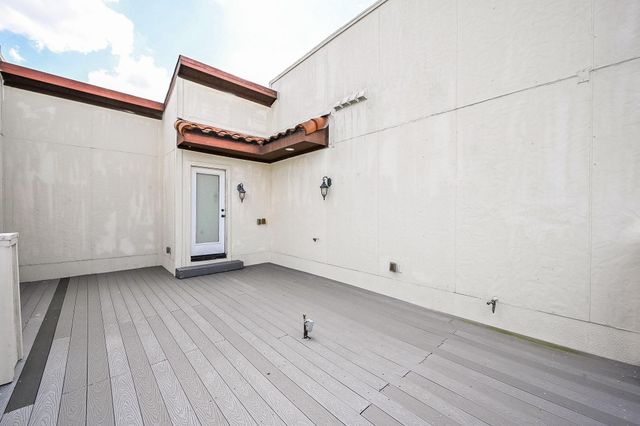 1825 W 24th Street, Houston, TX 77008