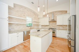 1825 W 24th Street, Houston, TX 77008