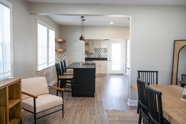 915 N 16th Street, Waco, TX 76707