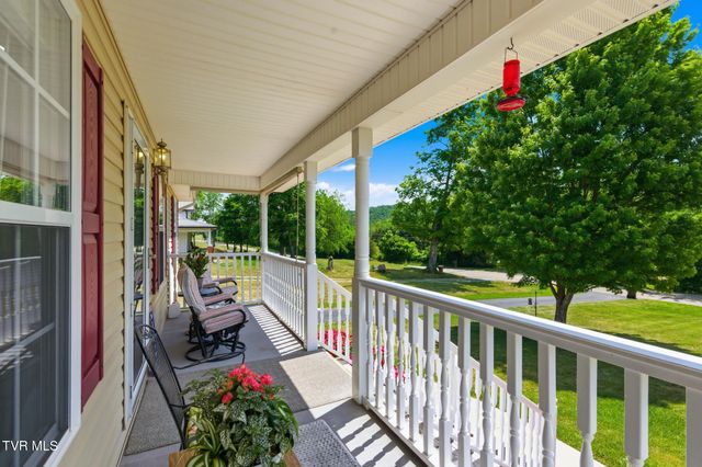 900 North Austin Springs Road, Piney Flats, TN 37686