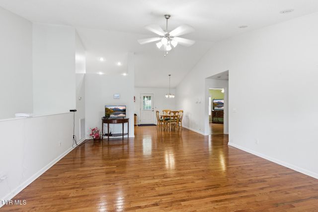 900 North Austin Springs Road, Piney Flats, TN 37686