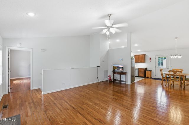 900 North Austin Springs Road, Piney Flats, TN 37686
