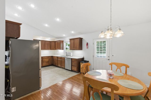 900 North Austin Springs Road, Piney Flats, TN 37686