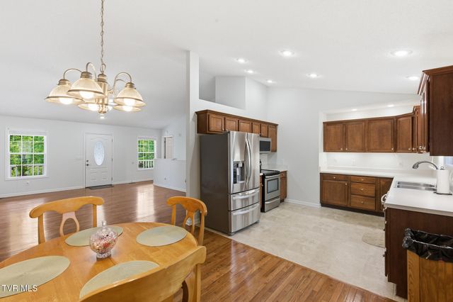 900 North Austin Springs Road, Piney Flats, TN 37686