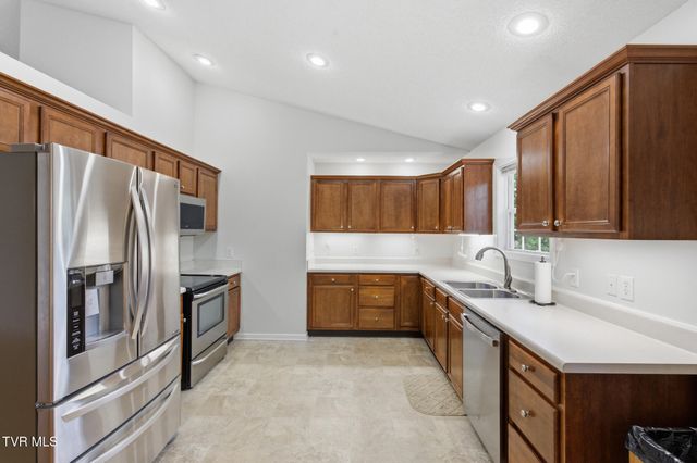 900 North Austin Springs Road, Piney Flats, TN 37686