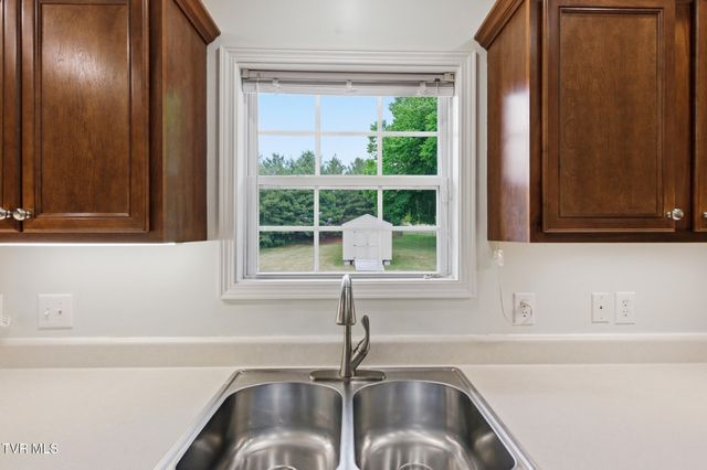 900 North Austin Springs Road, Piney Flats, TN 37686