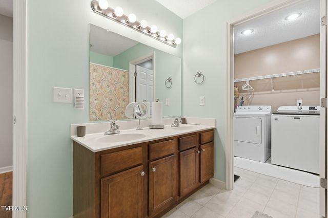 900 North Austin Springs Road, Piney Flats, TN 37686