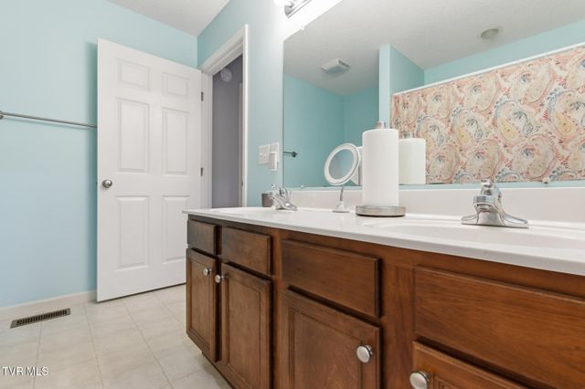 900 North Austin Springs Road, Piney Flats, TN 37686