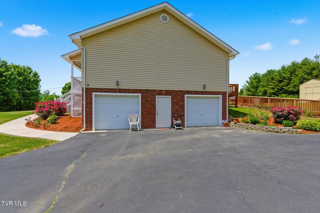 900 North Austin Springs Road, Piney Flats, TN 37686