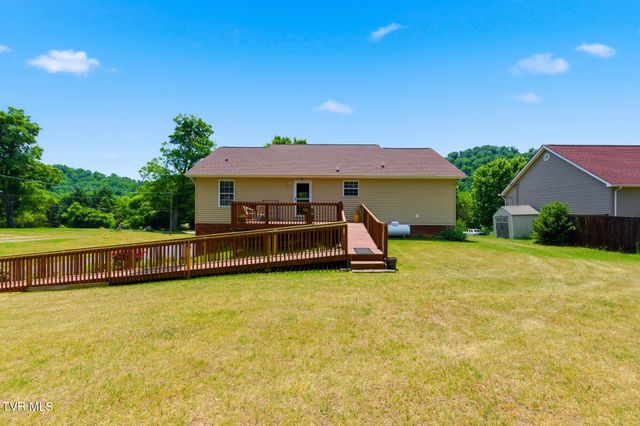 900 North Austin Springs Road, Piney Flats, TN 37686