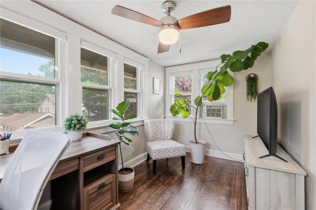 5827 Holmes Street, Kansas City, MO 64110