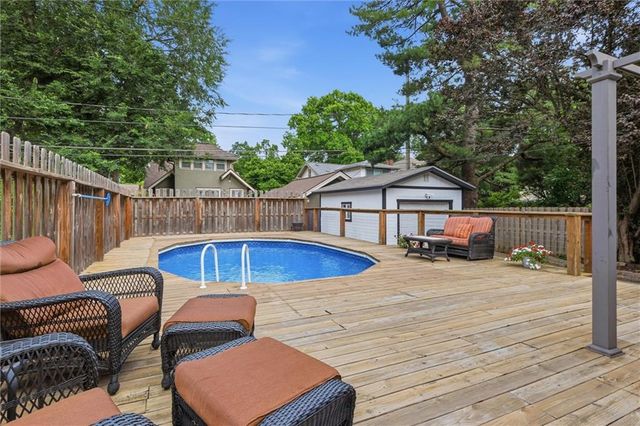 5827 Holmes Street, Kansas City, MO 64110