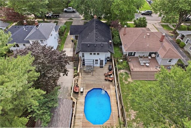 5827 Holmes Street, Kansas City, MO 64110