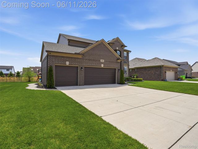 29684 Kevin Drive, Chesterfield Township, MI 48051