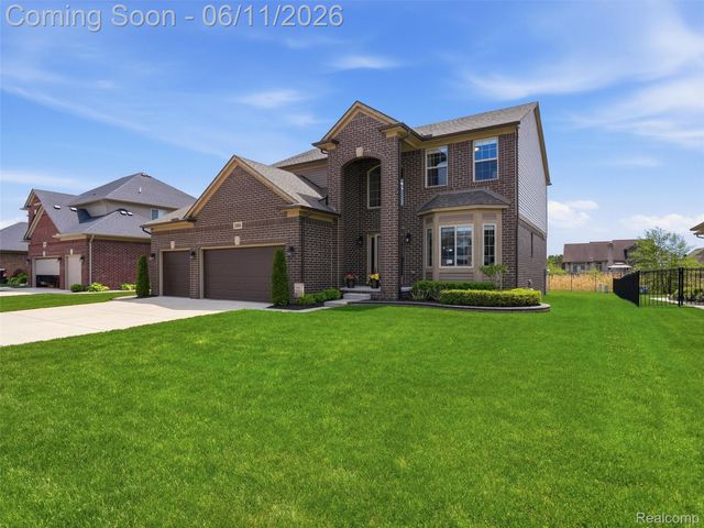 29684 Kevin Drive, Chesterfield Township, MI 48051
