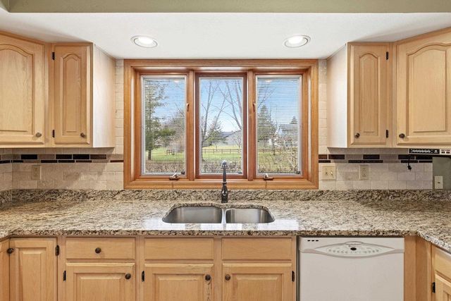 2415 PARKSIDE DRIVE, Oshkosh, WI 54901