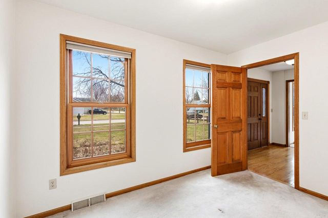 2415 PARKSIDE DRIVE, Oshkosh, WI 54901