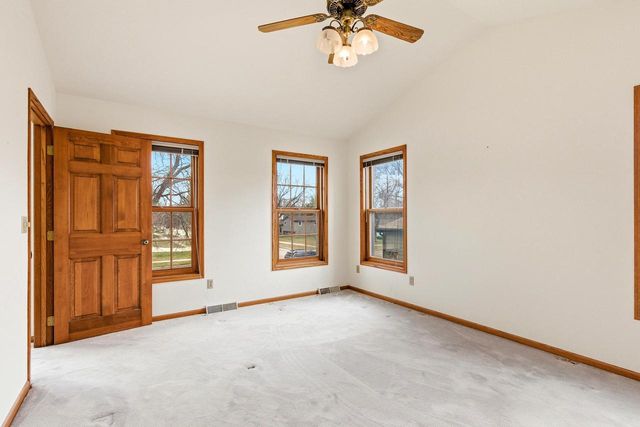 2415 PARKSIDE DRIVE, Oshkosh, WI 54901