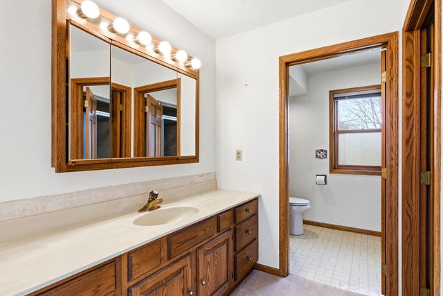 2415 PARKSIDE DRIVE, Oshkosh, WI 54901