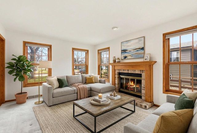 2415 PARKSIDE DRIVE, Oshkosh, WI 54901