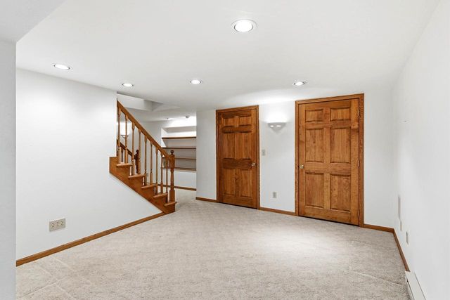 2415 PARKSIDE DRIVE, Oshkosh, WI 54901
