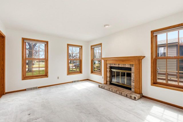 2415 PARKSIDE DRIVE, Oshkosh, WI 54901