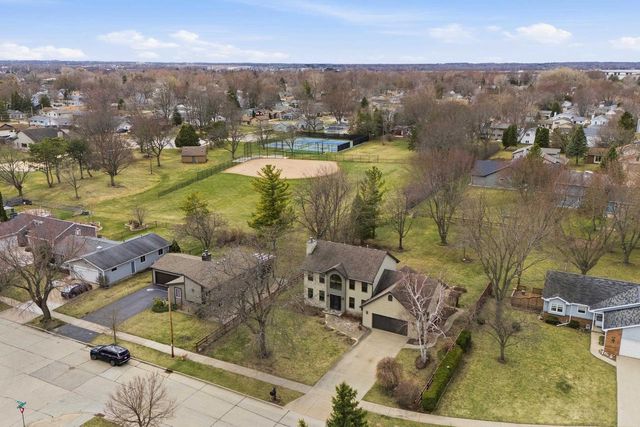 2415 PARKSIDE DRIVE, Oshkosh, WI 54901