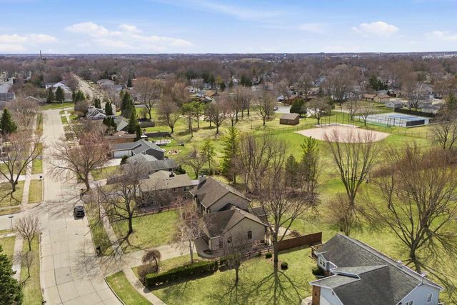 2415 PARKSIDE DRIVE, Oshkosh, WI 54901