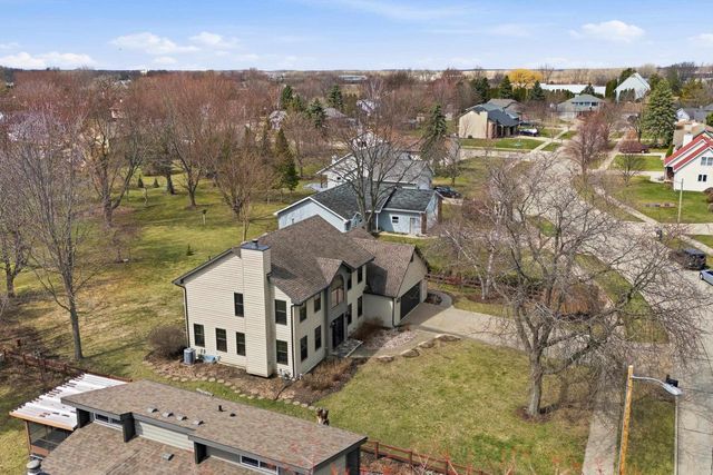 2415 PARKSIDE DRIVE, Oshkosh, WI 54901