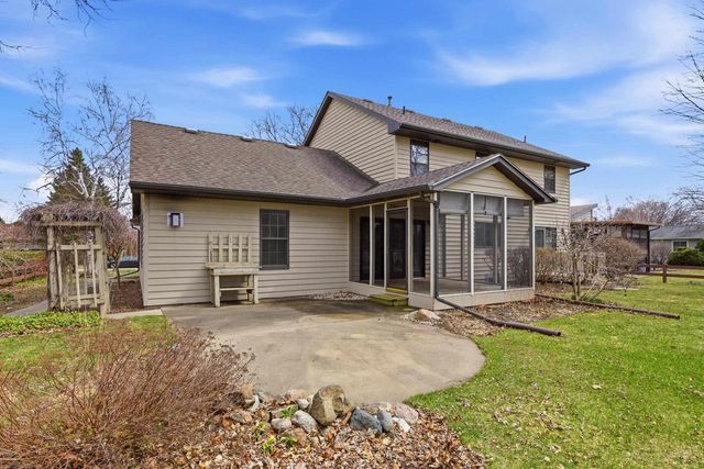 2415 PARKSIDE DRIVE, Oshkosh, WI 54901