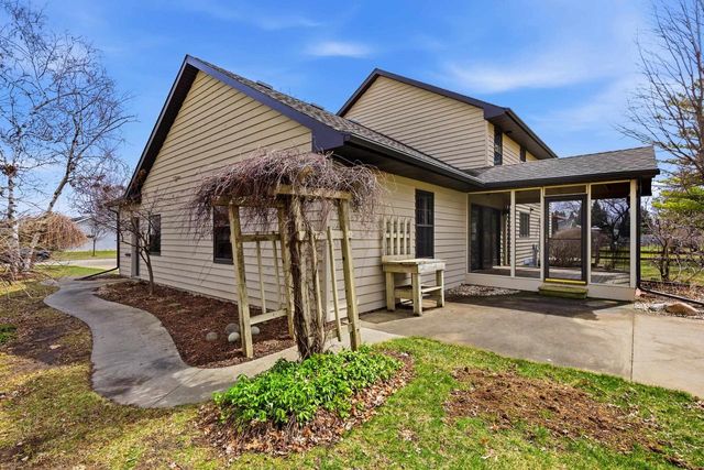 2415 PARKSIDE DRIVE, Oshkosh, WI 54901
