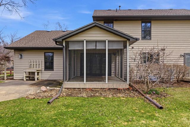 2415 PARKSIDE DRIVE, Oshkosh, WI 54901