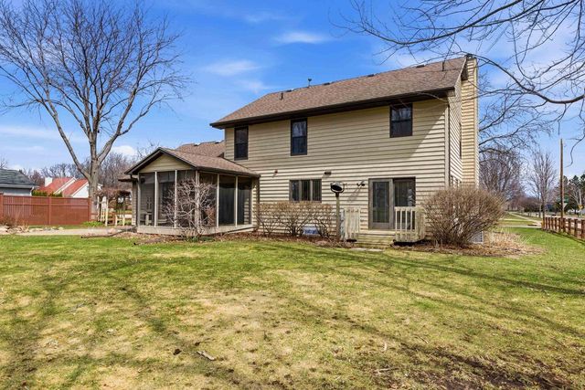 2415 PARKSIDE DRIVE, Oshkosh, WI 54901