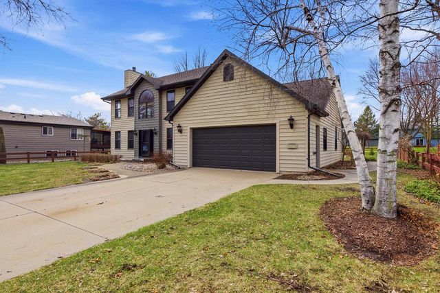 2415 PARKSIDE DRIVE, Oshkosh, WI 54901
