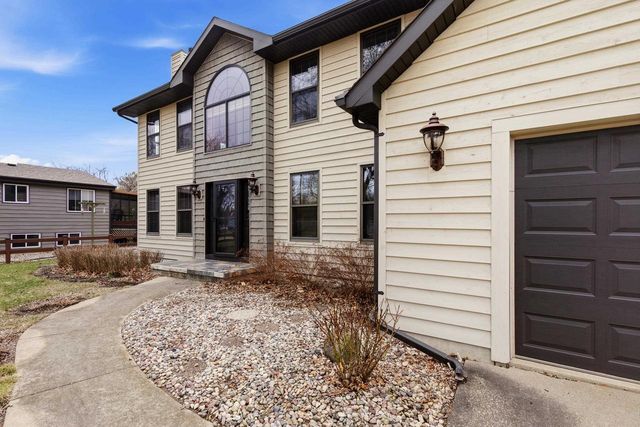2415 PARKSIDE DRIVE, Oshkosh, WI 54901