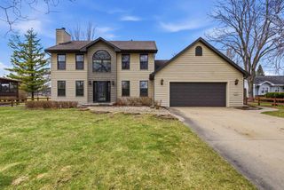 2415 PARKSIDE DRIVE, Oshkosh, WI 54901
