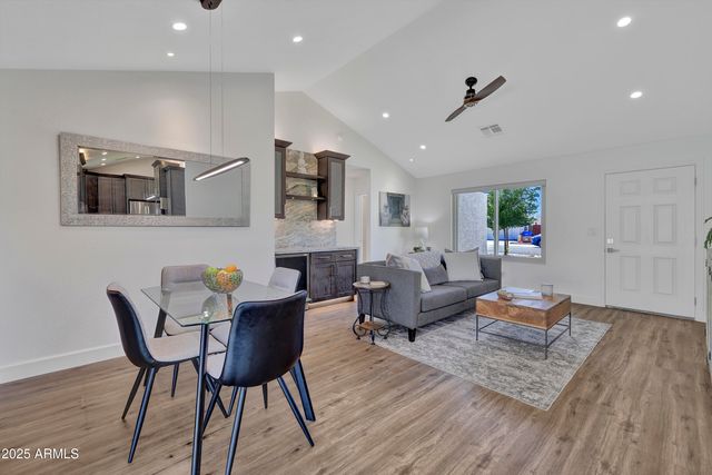 1362 E WICKIEUP Lane, Phoenix, AZ 85024